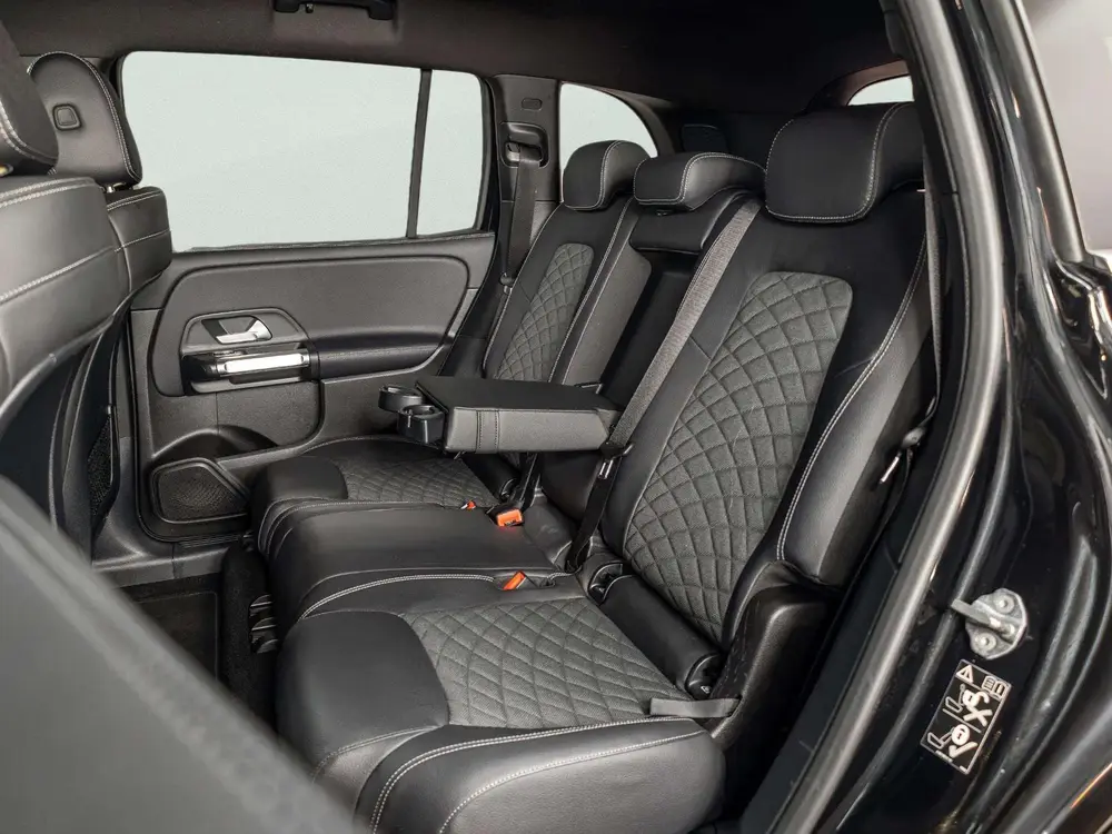 Mercedes-Benz GLB 200 Business Solution AMG uit 2021, foto 11