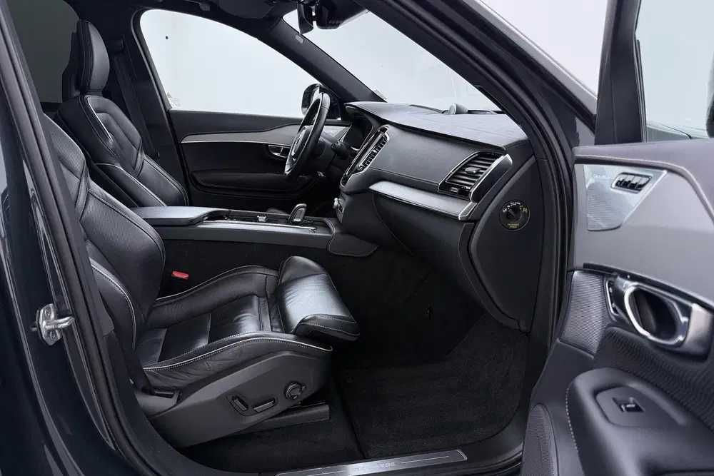 Volvo XC90 T8 R-Design uit 2021, foto 5