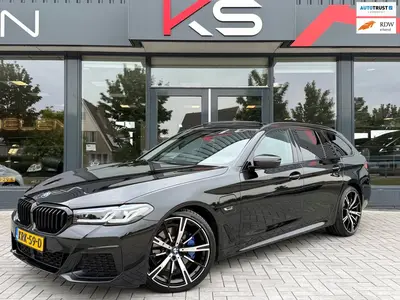 BMW 5-serie 530e Business M Pano Laser HUD Camera uit 2022