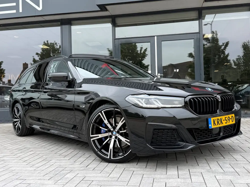 BMW 5-serie 530e Business M Pano Laser HUD Camera uit 2022, foto 7