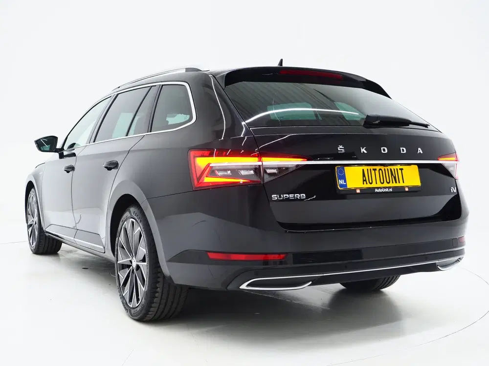 Skoda Superb 1.4 TSI iV Laurin & Klement uit 2023, foto 3