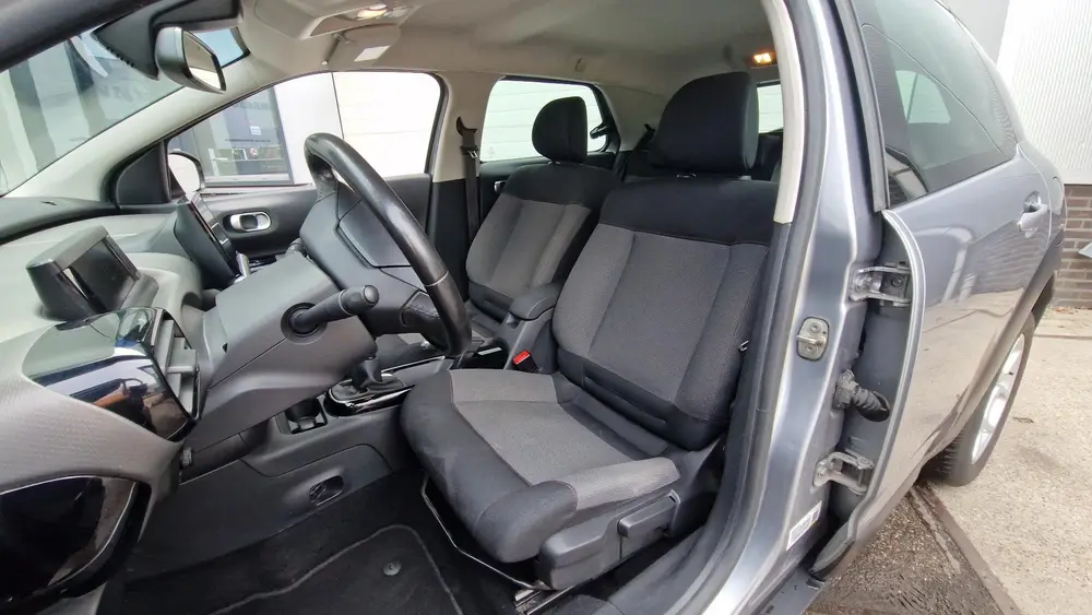 Citroën C4 Cactus Citroen C4 Cactus 1.2 110PK Business NL Auto|Dealer onderh.| uit 2019, foto 3