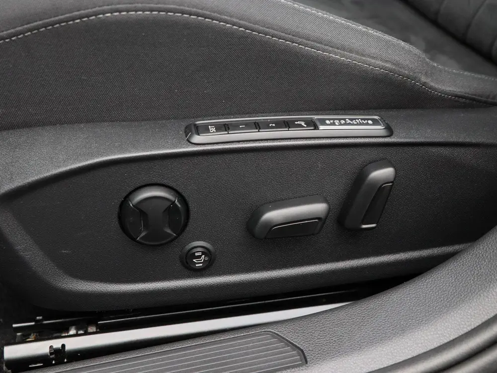 Volkswagen Golf 1.4 eHybrid Style 204 Pk | Adaptive Cruise | uit 2020, foto 19
