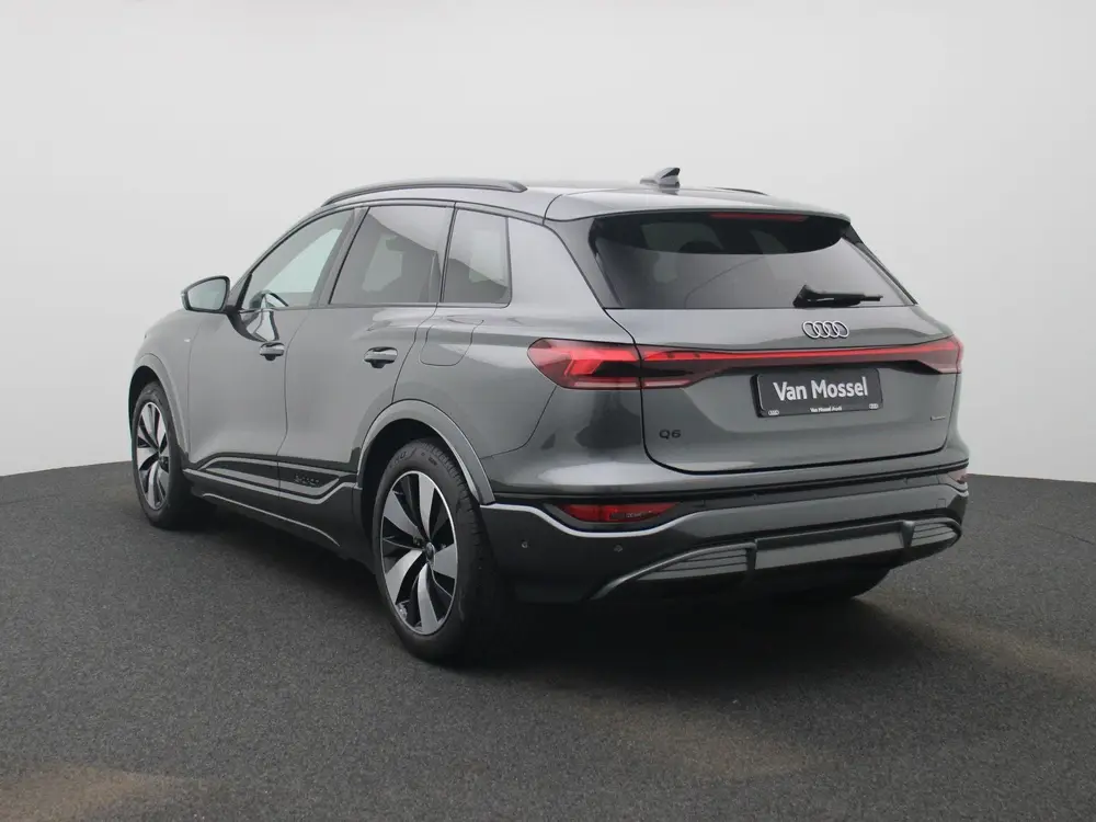 Audi Q6 e-tron S edition Quattro 100 kWh uit 2024, foto 3