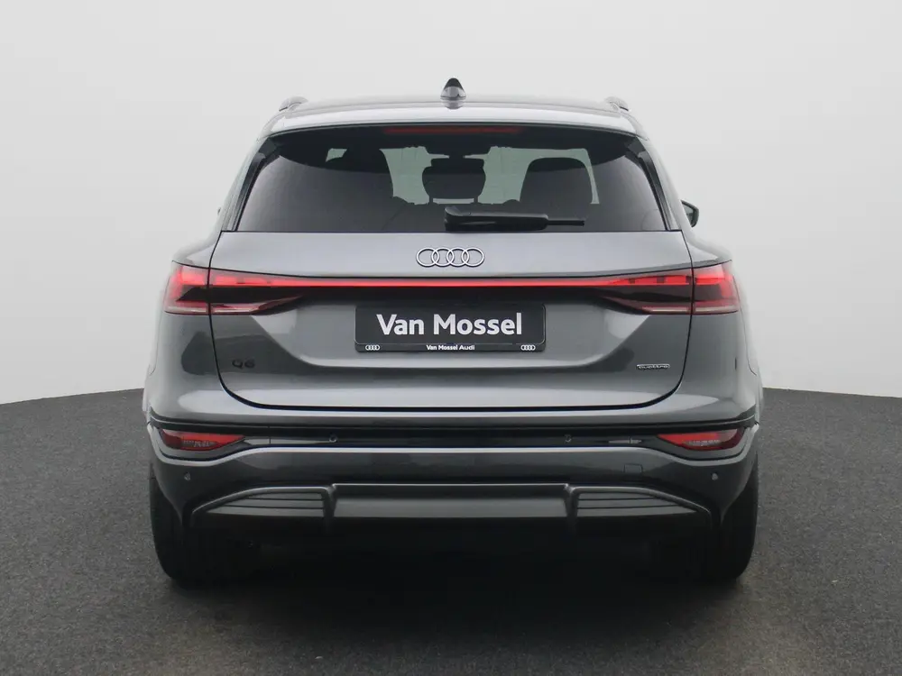 Audi Q6 e-tron S edition Quattro 100 kWh uit 2024, foto 5