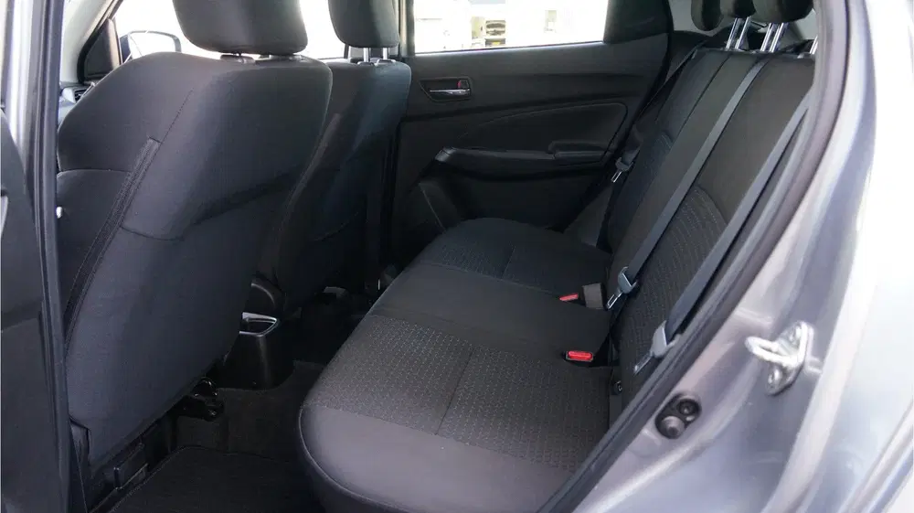 Suzuki Swift 1.2 Style Smart Hybrid rijklaar incl garan uit 2023, foto 13