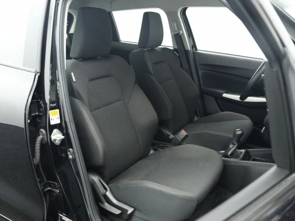 Suzuki Swift 1.2 1.2 Comfort Smart Hybrid uit 2021, foto 10