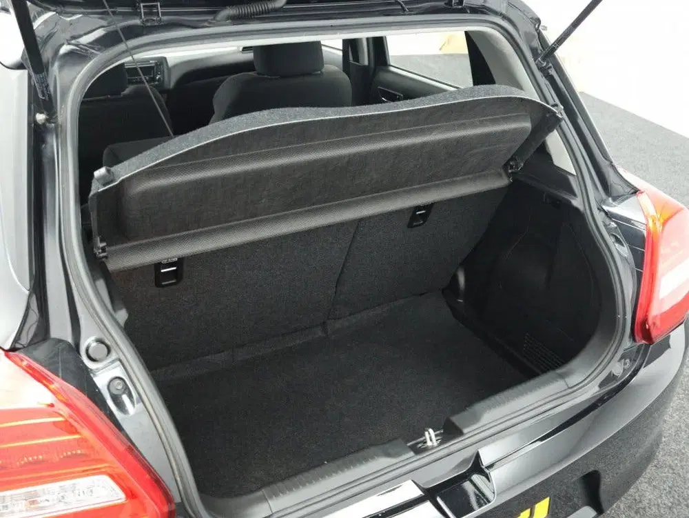 Suzuki Swift 1.2 1.2 Comfort Smart Hybrid uit 2021, foto 18