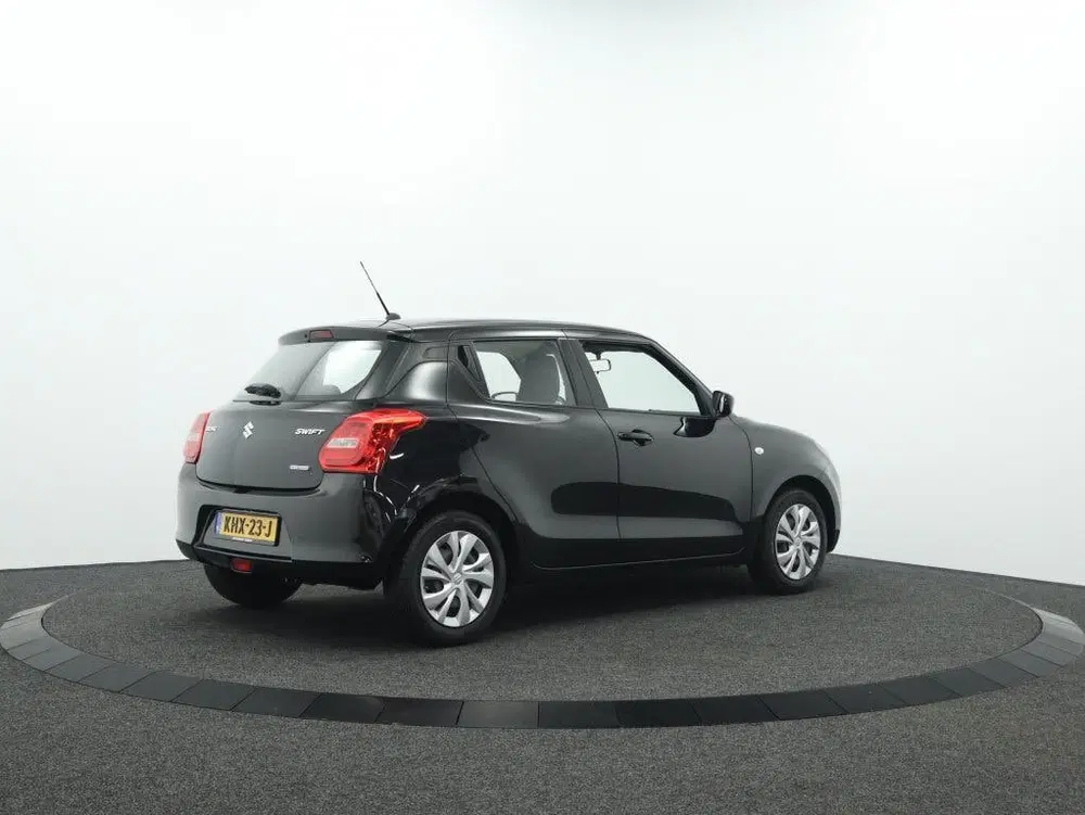Suzuki Swift 1.2 1.2 Comfort Smart Hybrid uit 2021, foto 2