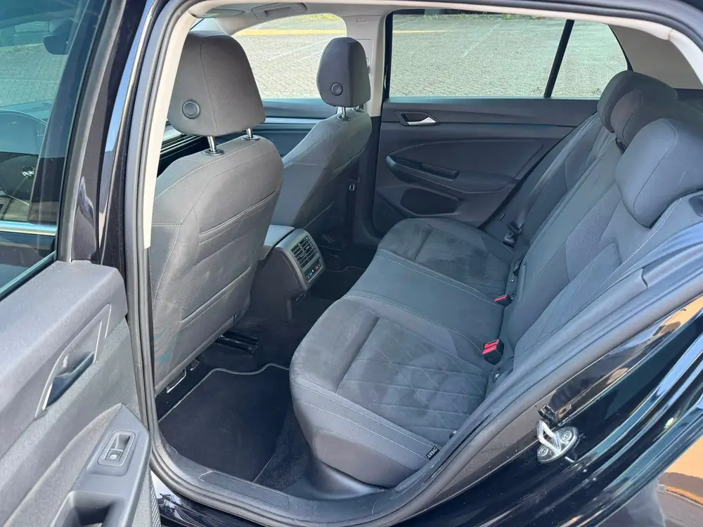 Volkswagen Golf 1.5 Etsi 150pk 7-DSG 2020 Zwart uit 2020, foto 10