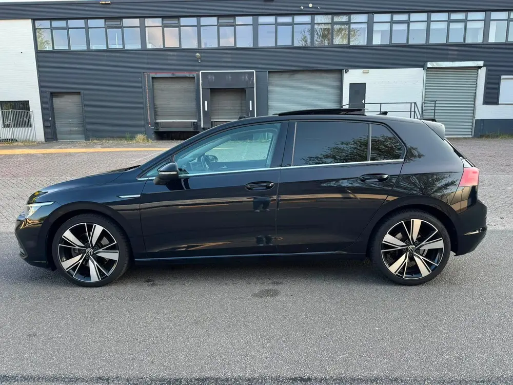 Volkswagen Golf 1.5 Etsi 150pk 7-DSG 2020 Zwart uit 2020, foto 2