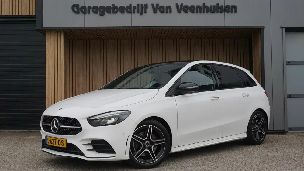 Mercedes-Benz B-Klasse 220 192pk AMG line *Night Pack* Burme uit 2021