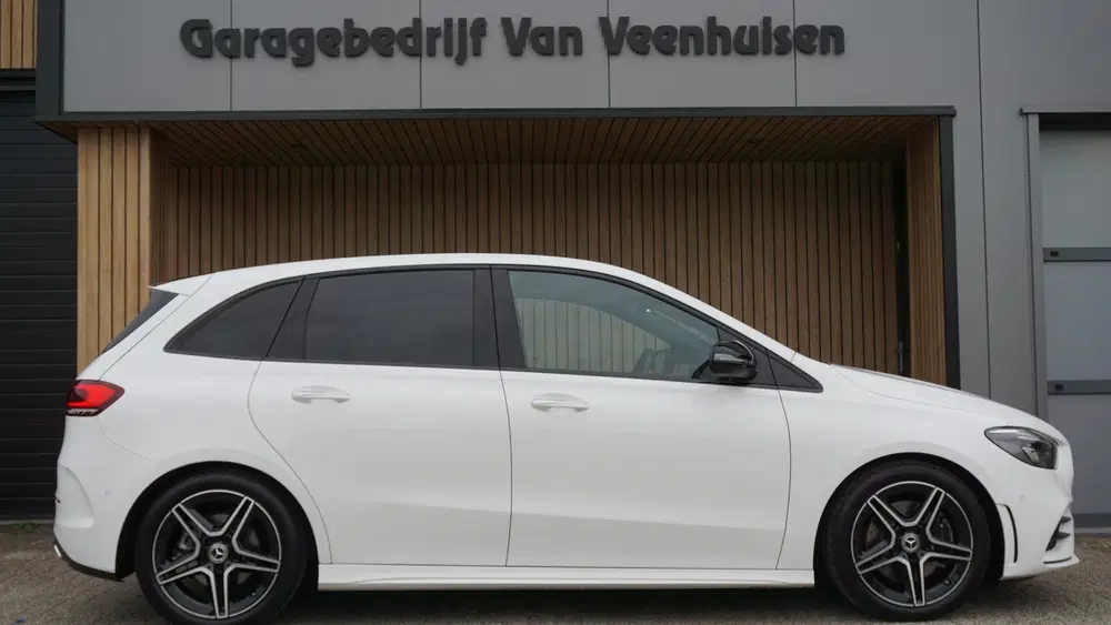 Mercedes-Benz B-Klasse 220 192pk AMG line *Night Pack* Burme uit 2021, foto 3
