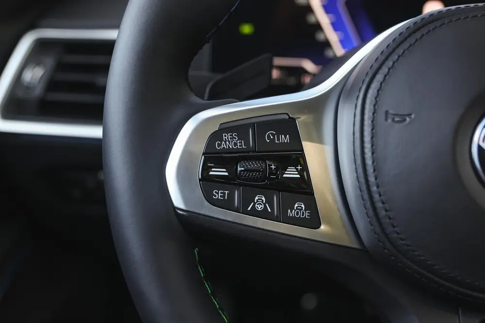 BMW B3 Touring Automaat / Trekhaak / Adaptief M onderstel uit 2023, foto 17