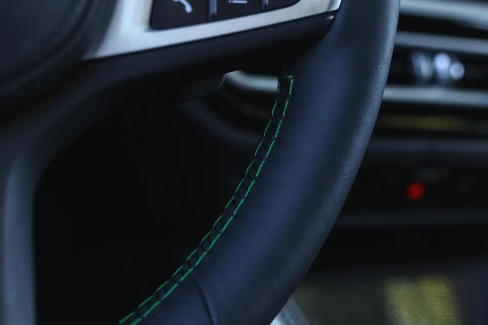 BMW B3 Touring Automaat / Trekhaak / Adaptief M onderstel uit 2023, foto 20