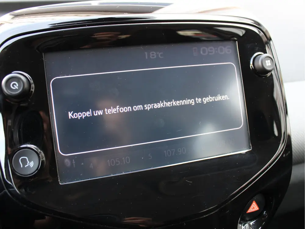 Peugeot 108 1.0 e-VTi Allure Automaat uit 2019, foto 12