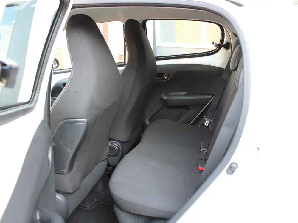 Peugeot 108 1.0 e-VTi Allure Automaat uit 2019, foto 18