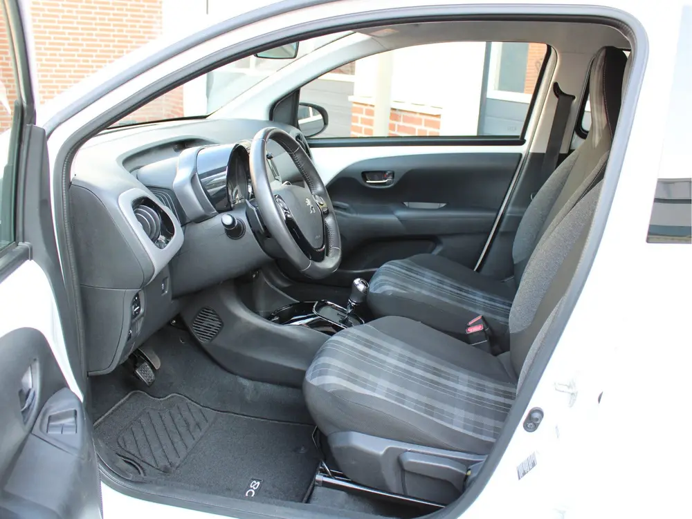 Peugeot 108 1.0 e-VTi Allure Automaat uit 2019, foto 6