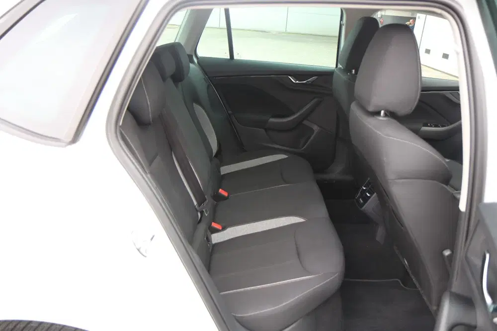 Skoda Kamiq 1.0 TSI 115pk DSG Business Edition uit 2025, foto 15