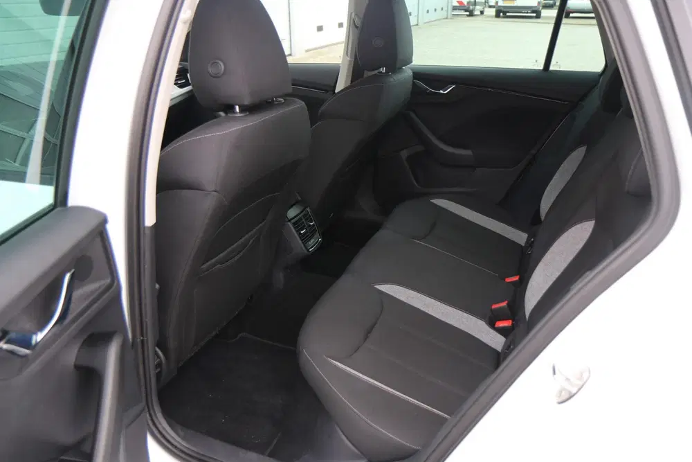 Skoda Kamiq 1.0 TSI 115pk DSG Business Edition uit 2025, foto 17