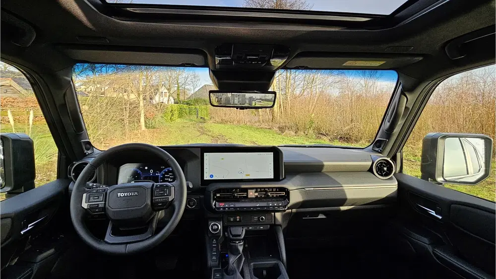 Toyota Land Cruiser 2.8 D-4D Professional Panoramadak BP uit 2024, foto 12