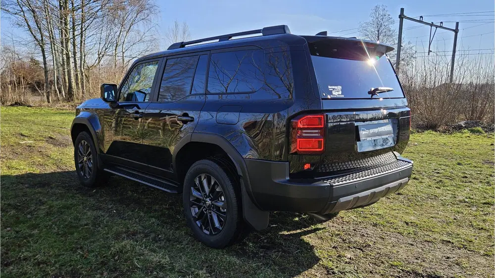 Toyota Land Cruiser 2.8 D-4D Professional Panoramadak BP uit 2024, foto 3
