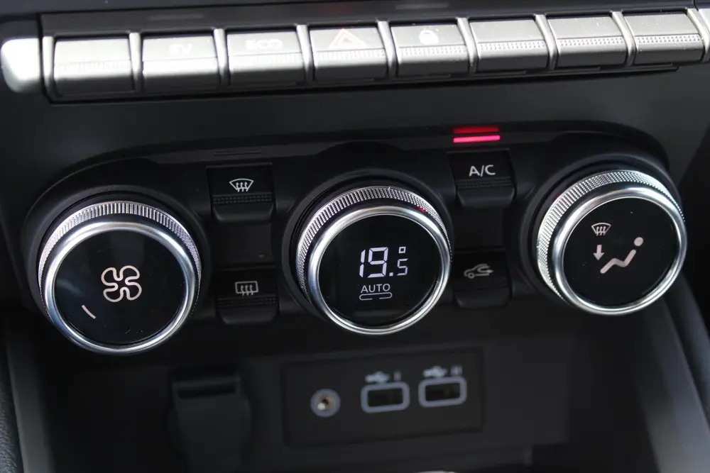 Mitsubishi Colt 1.6 HEV Intense uit 2026, foto 11