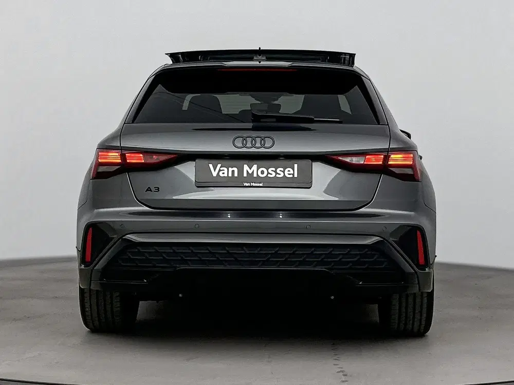 Audi A3 45 TFSI e S Edition Competition 272PK uit 2026, foto 3