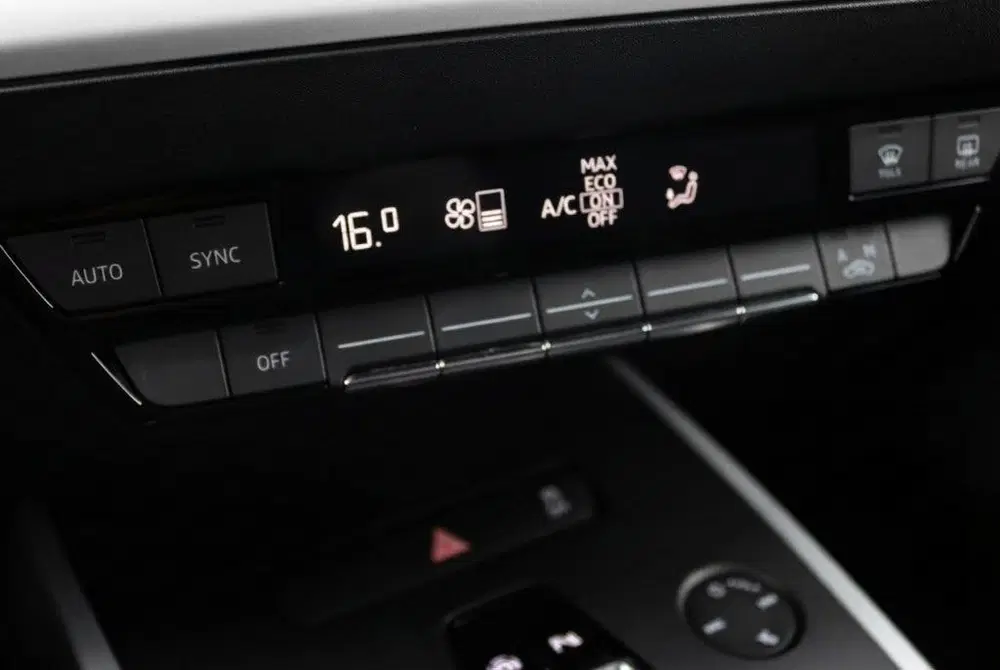 Audi Q4 e-tron 40 e-tron 204 PK l Adaptive Cruise (bj 202 uit 2023, foto 16