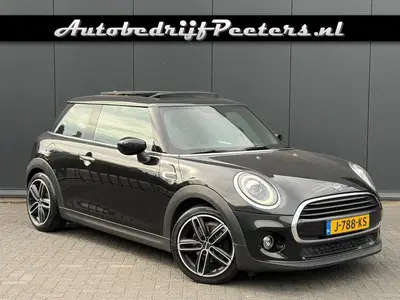 Mini Cooper 1.5 Cooper 2e eig. Pano LED Navi Cruise Li uit 2020
