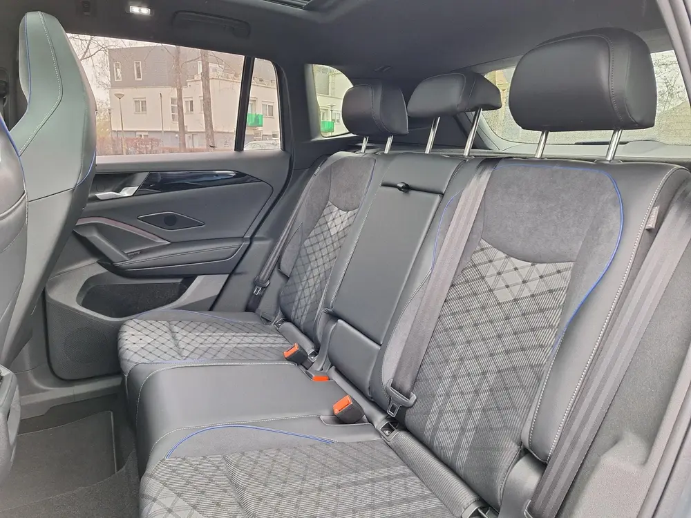 Volkswagen Tiguan Hybrid 272pk DSG R-Line (Pano,Trekhaak,Cam uit 2025, foto 13