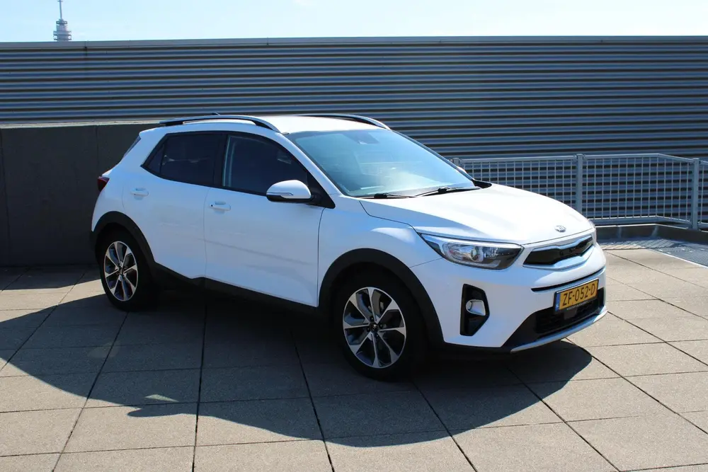 Kia Stonic 1.0 T-GDi DynamicPlusLine NAVIGATIE, ACHTERUITRIJ uit 2019, foto 2