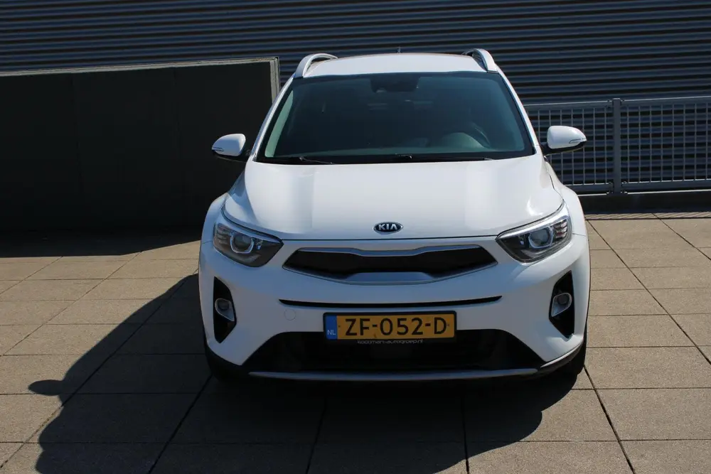 Kia Stonic 1.0 T-GDi DynamicPlusLine NAVIGATIE, ACHTERUITRIJ uit 2019, foto 3