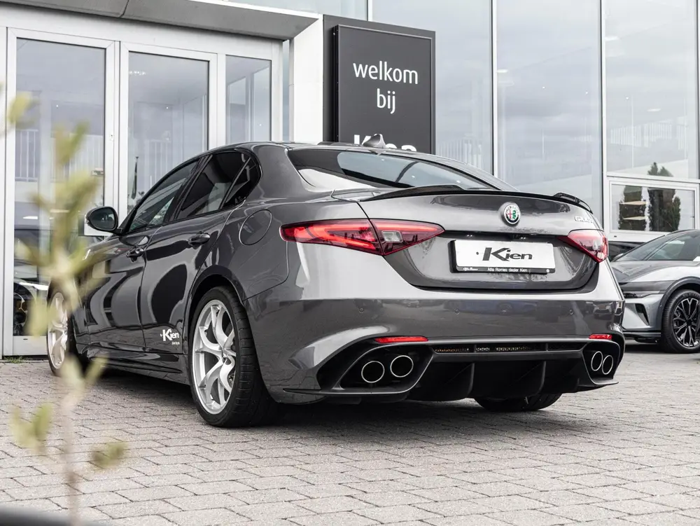 Alfa Romeo Giulia 2.9 V6 Quadrifoglio | Handgeschakeld | Per uit 2019, foto 17