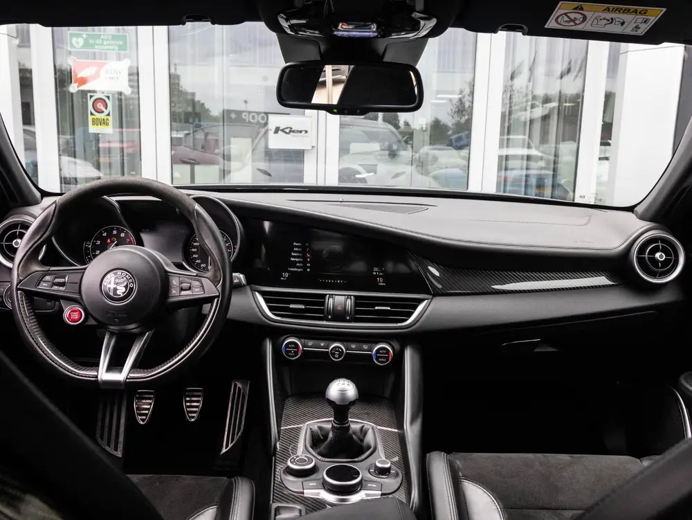 Alfa Romeo Giulia 2.9 V6 Quadrifoglio | Handgeschakeld | Per uit 2019, foto 3
