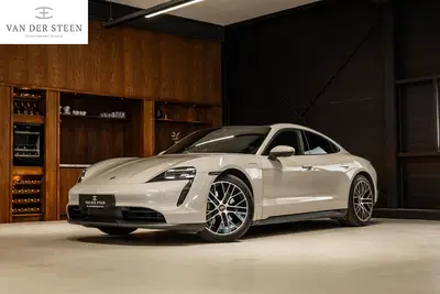 Porsche Taycan Performance 93 kWh Passenger Display uit 2023