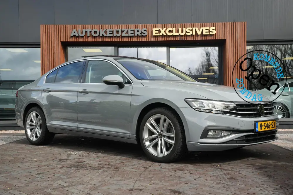 Volkswagen Passat 1.5 TSI Business Automaat Pano Dak trekhaa uit 2022