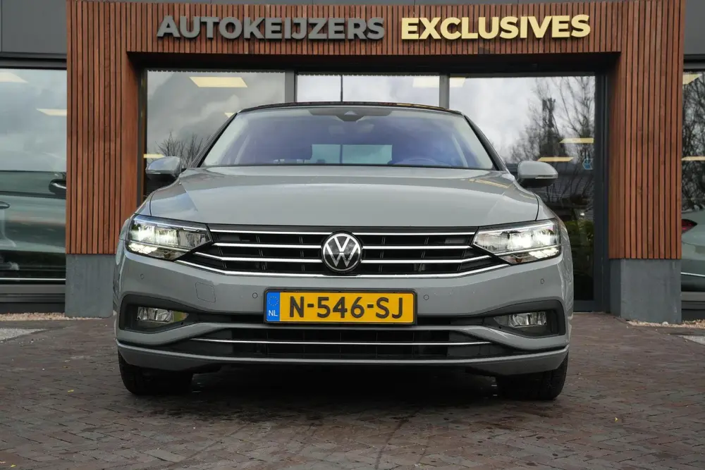 Volkswagen Passat 1.5 TSI Business Automaat Pano Dak trekhaa uit 2022, foto 3