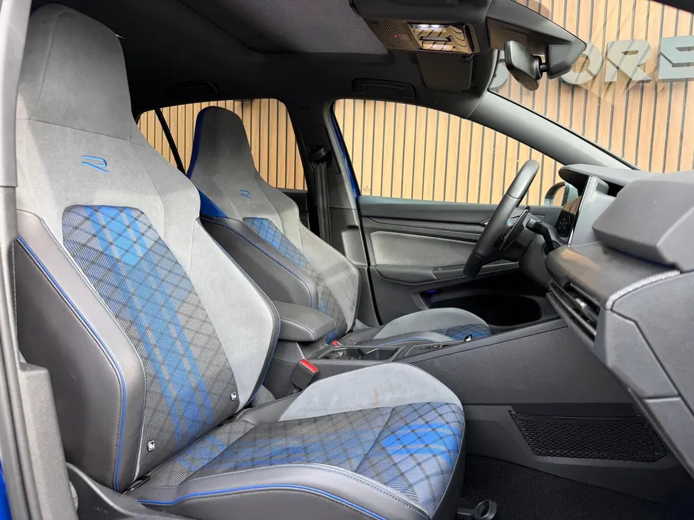 Volkswagen Golf 2.0 TSI R 4Motion 320PK PANO CAMERA STOELVER uit 2021, foto 19