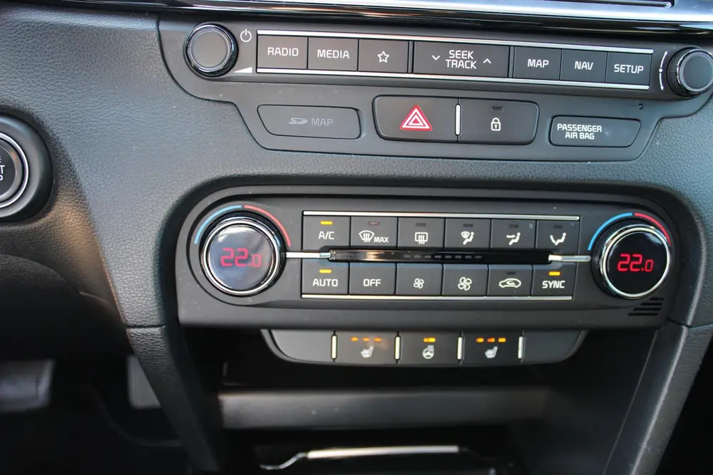 Kia Ceed 1.4 T-GDi DynamicPlusLine AUTOMAAT STOEL- STUURVERW uit 2019, foto 15