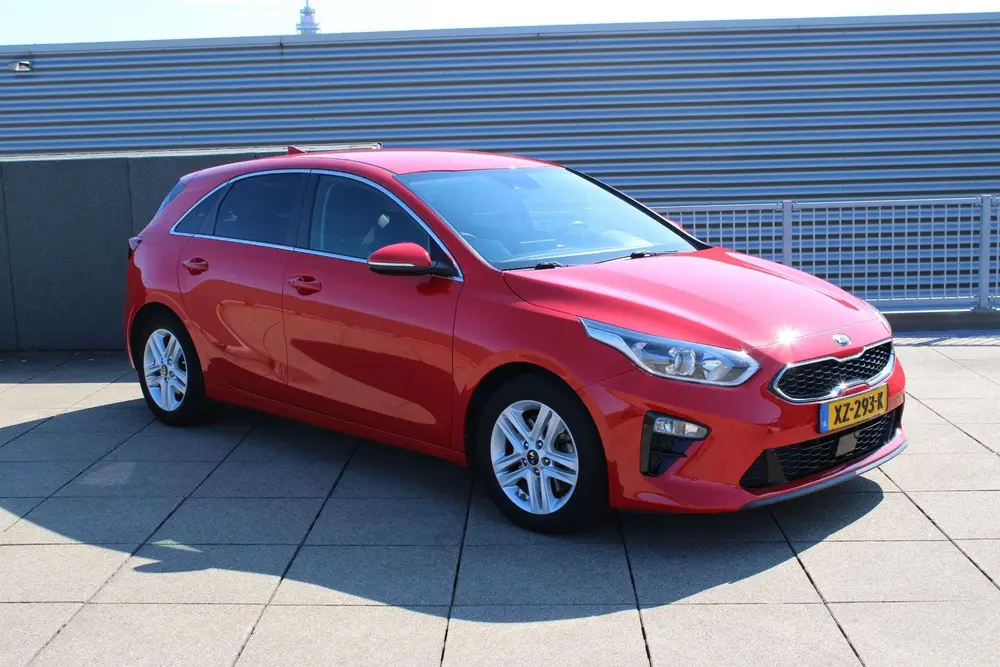 Kia Ceed 1.4 T-GDi DynamicPlusLine AUTOMAAT STOEL- STUURVERW uit 2019, foto 2