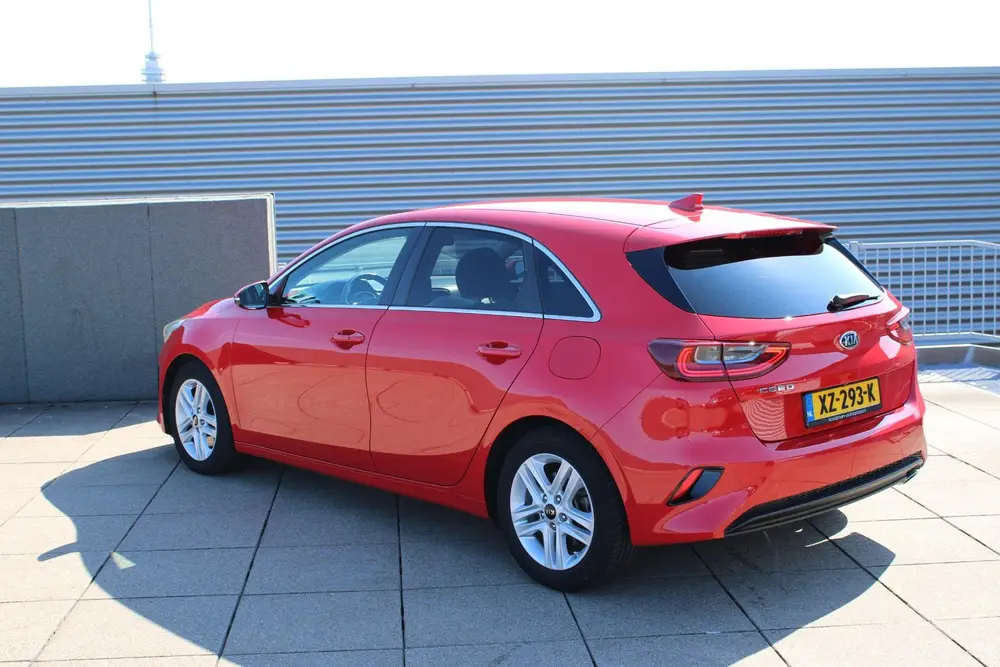 Kia Ceed 1.4 T-GDi DynamicPlusLine AUTOMAAT STOEL- STUURVERW uit 2019, foto 5