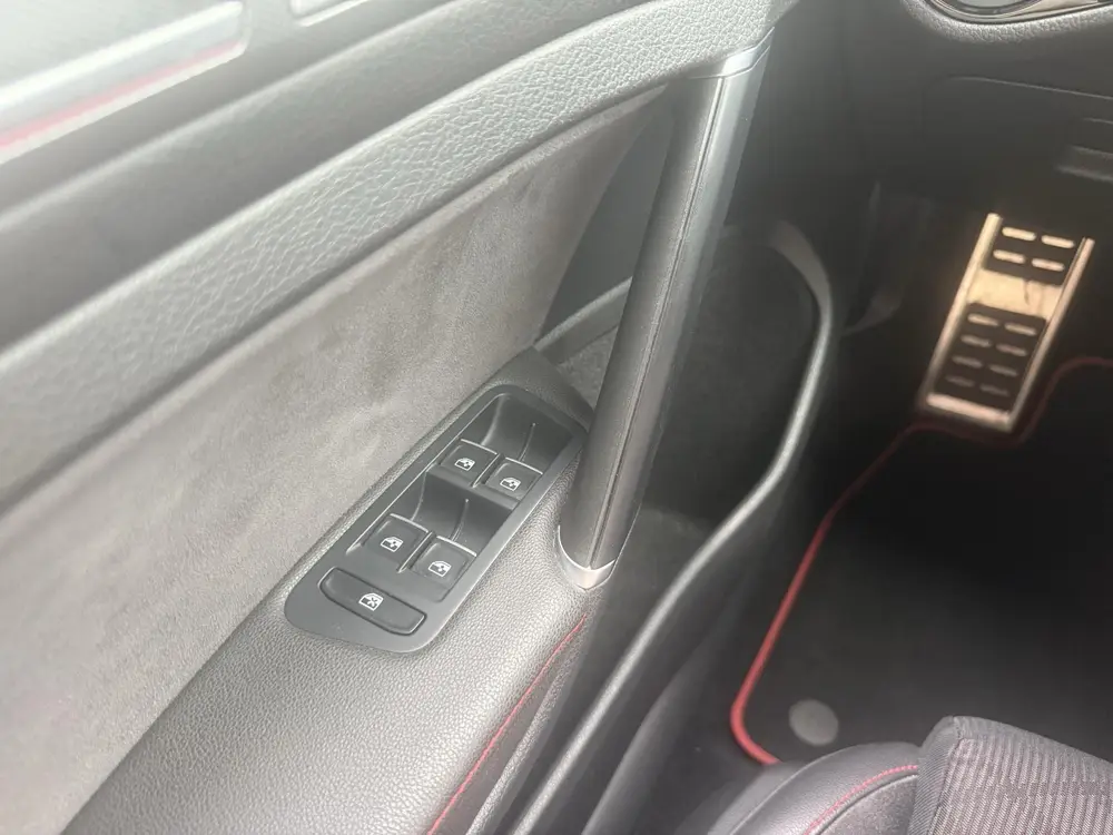 Volkswagen Golf 2.0 TSI GTI TCR PANO | ACC | 19 INCH |VIRTUA uit 2019, foto 18
