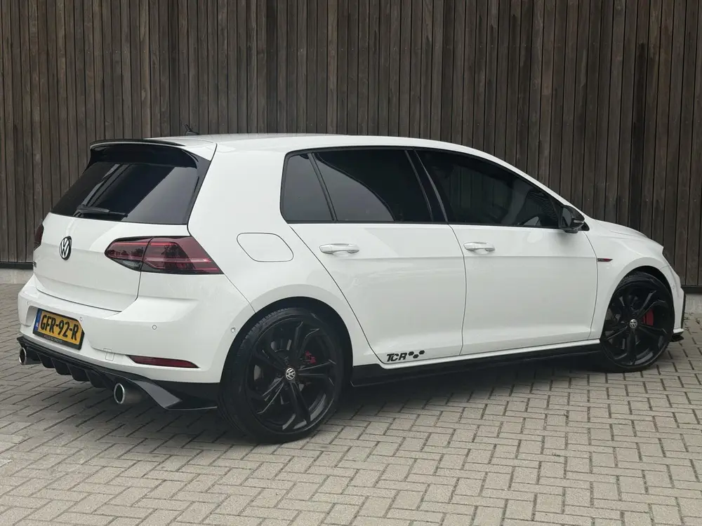 Volkswagen Golf 2.0 TSI GTI TCR PANO | ACC | 19 INCH |VIRTUA uit 2019, foto 2