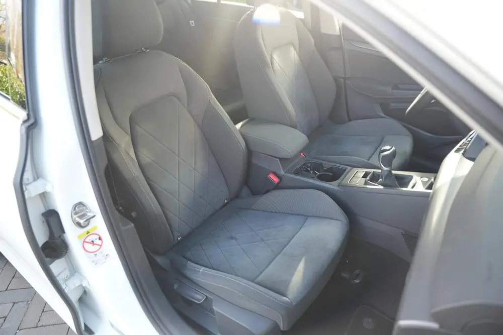 Volkswagen Golf 1.5 TSI Style Adapt. Cruise HeadUp Memory St uit 2022, foto 15