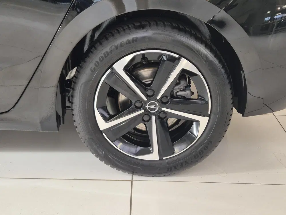 Opel Astra 1.2 Turbo Edition uit 2024, foto 7