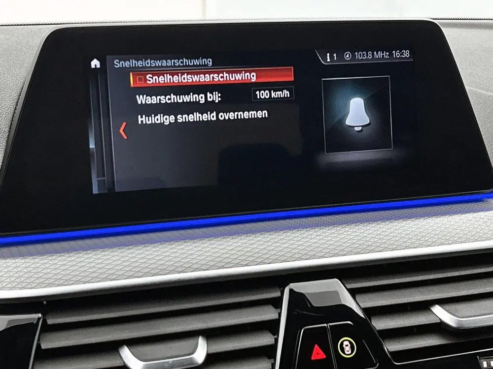 BMW 5-serie 530e iPerformance High Executive uit 2019, foto 15