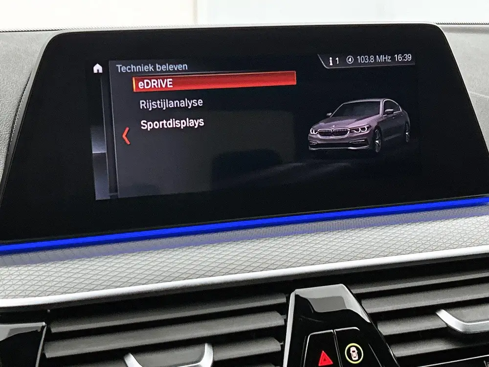 BMW 5-serie 530e iPerformance High Executive uit 2019, foto 17