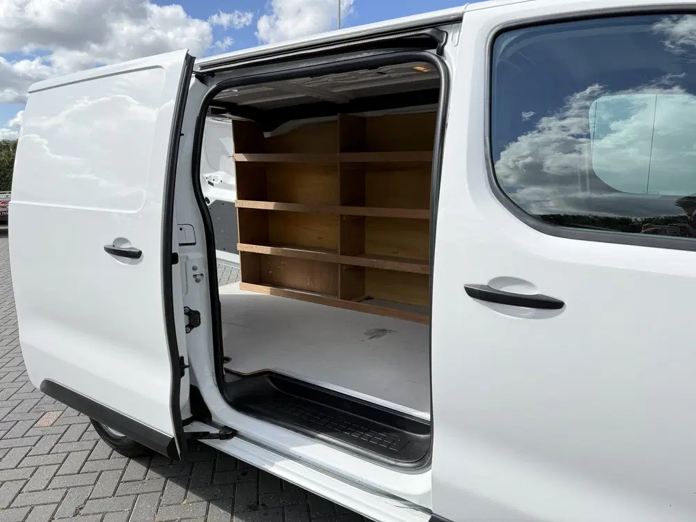 Peugeot Expert 1.5 BlueHDI 102 PK uit 2022, foto 10