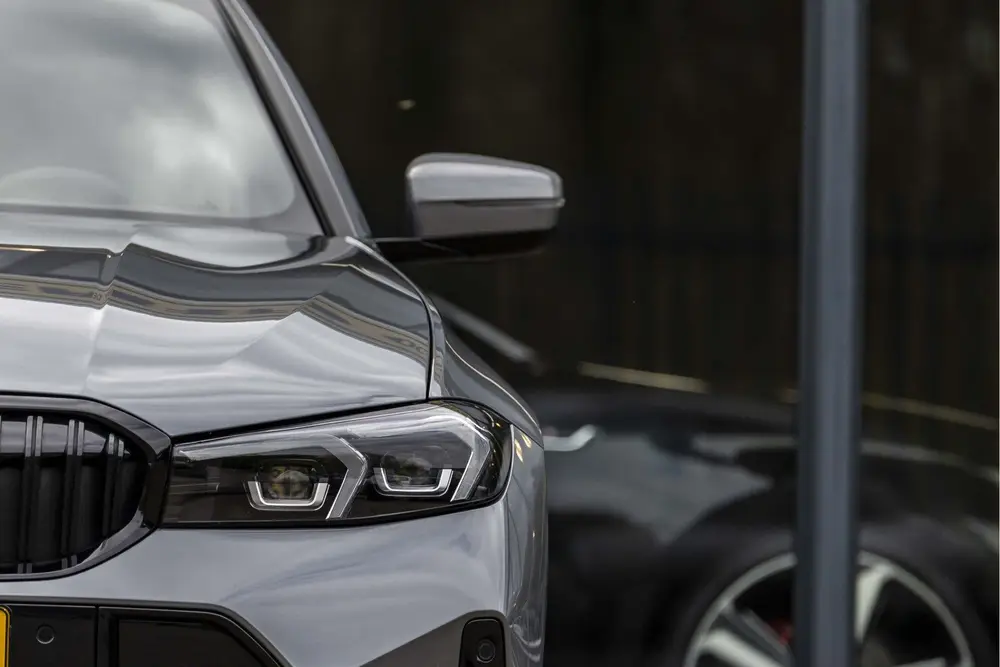 BMW 3-serie 330e M-sport uit 2023, foto 4